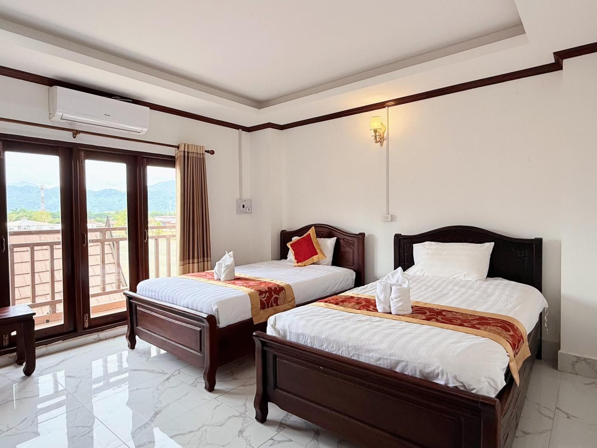Vangvieng Sisavang Mountain View Hotel 방 비엥 외부 사진