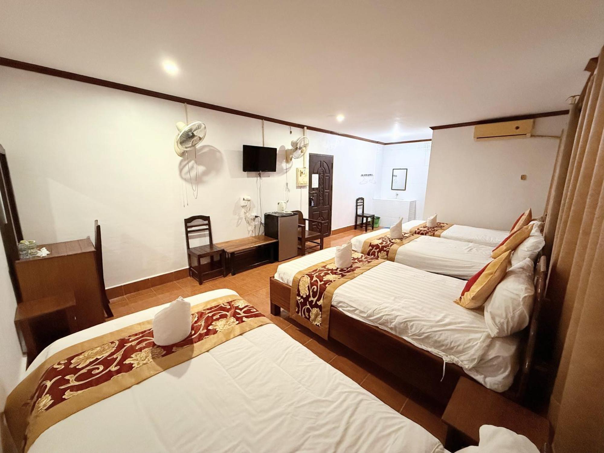 Vangvieng Sisavang Mountain View Hotel 방 비엥 외부 사진