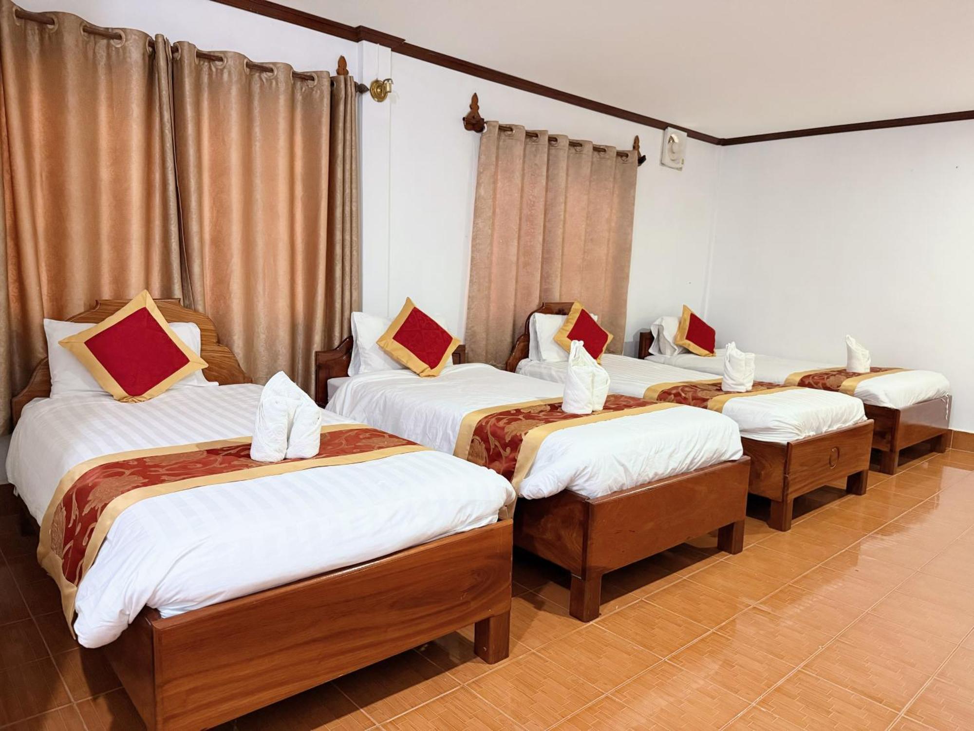 Vangvieng Sisavang Mountain View Hotel 방 비엥 외부 사진