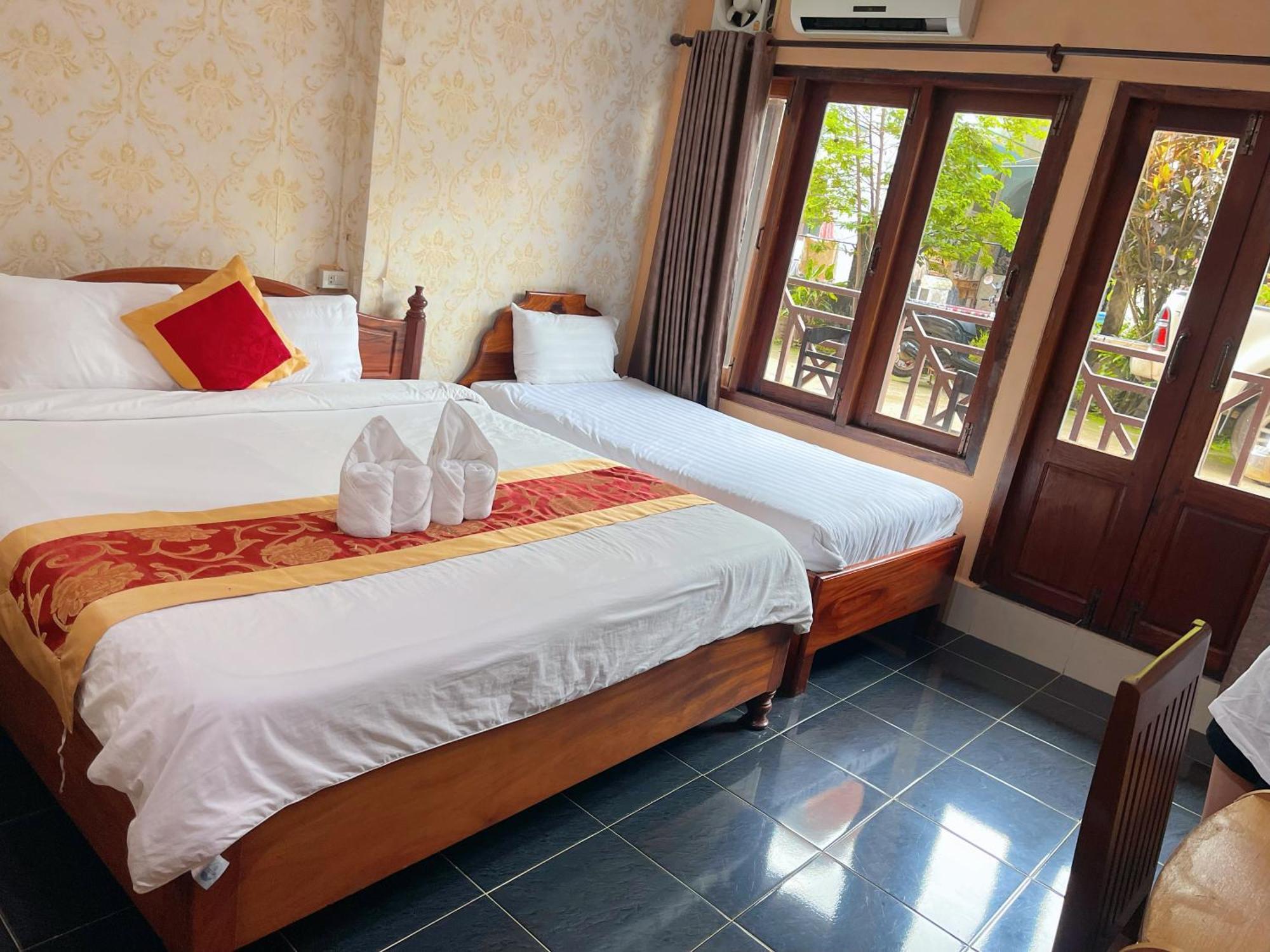Vangvieng Sisavang Mountain View Hotel 방 비엥 외부 사진