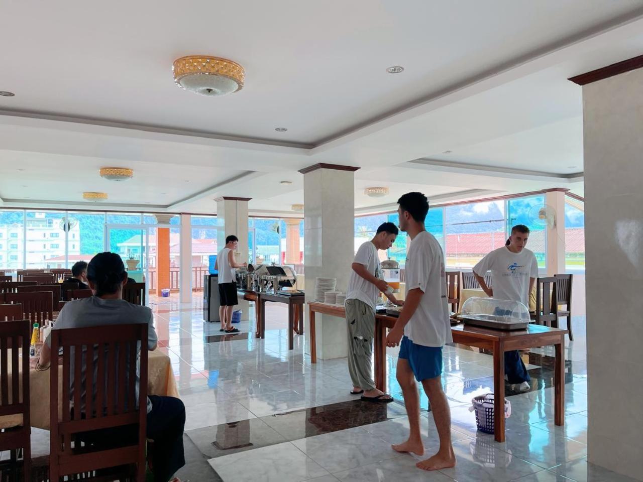 Vangvieng Sisavang Mountain View Hotel 방 비엥 외부 사진