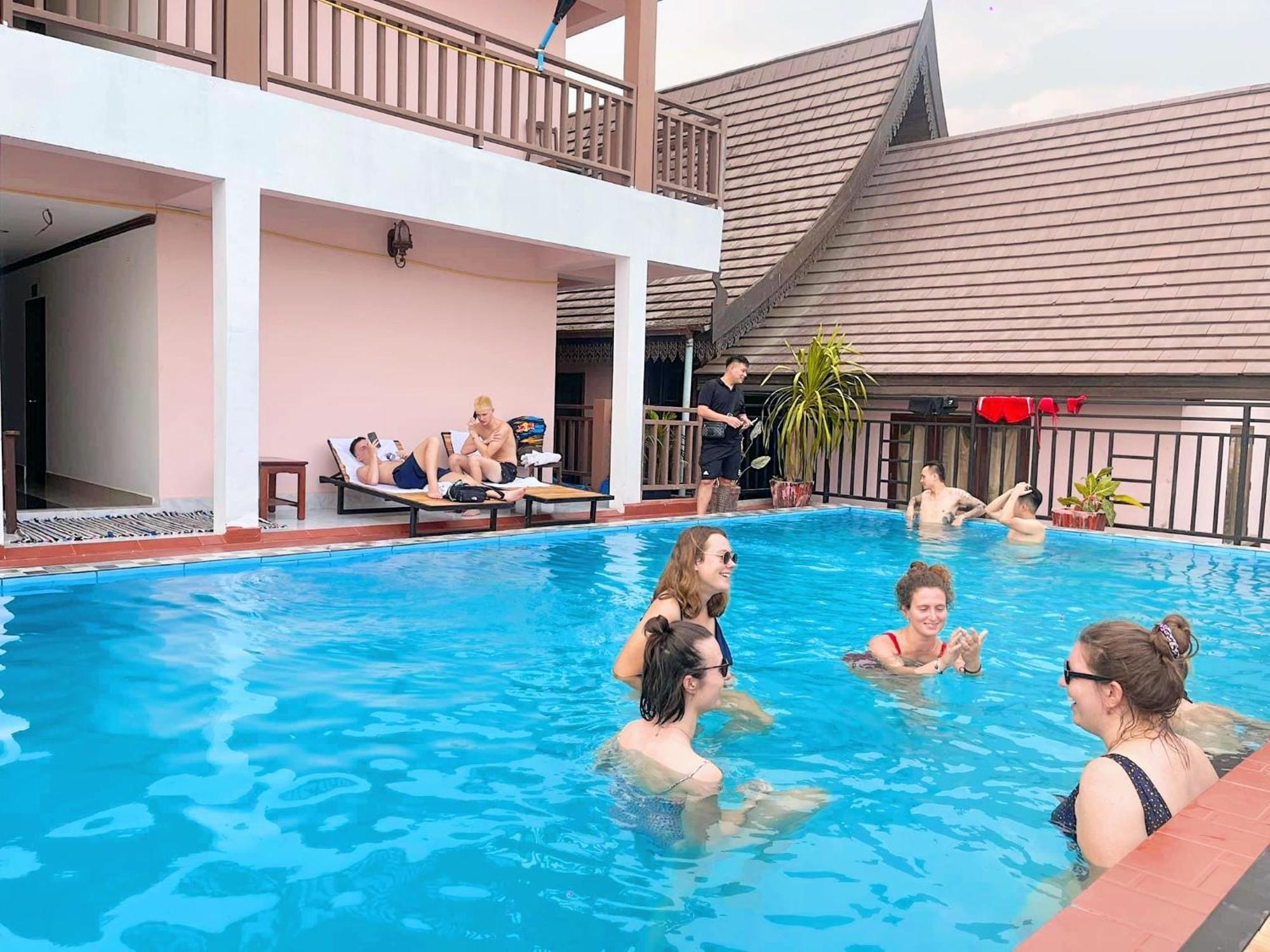 Vangvieng Sisavang Mountain View Hotel 방 비엥 외부 사진