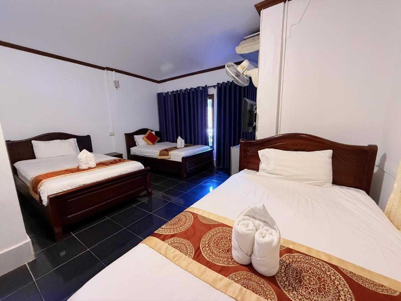 Vangvieng Sisavang Mountain View Hotel 방 비엥 외부 사진