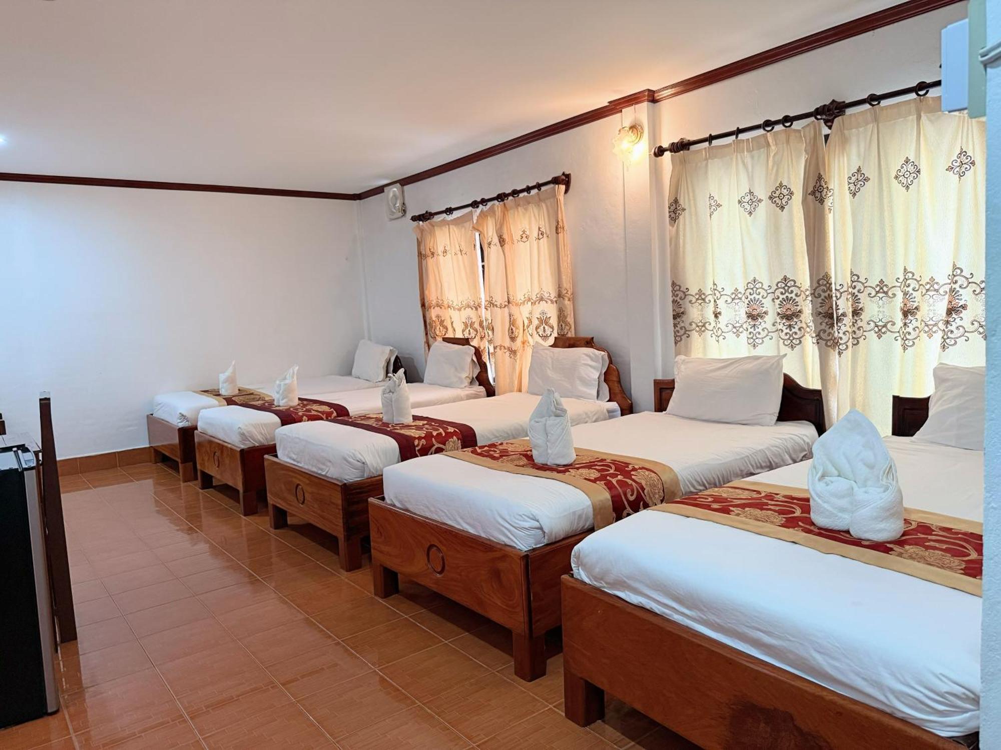Vangvieng Sisavang Mountain View Hotel 방 비엥 외부 사진