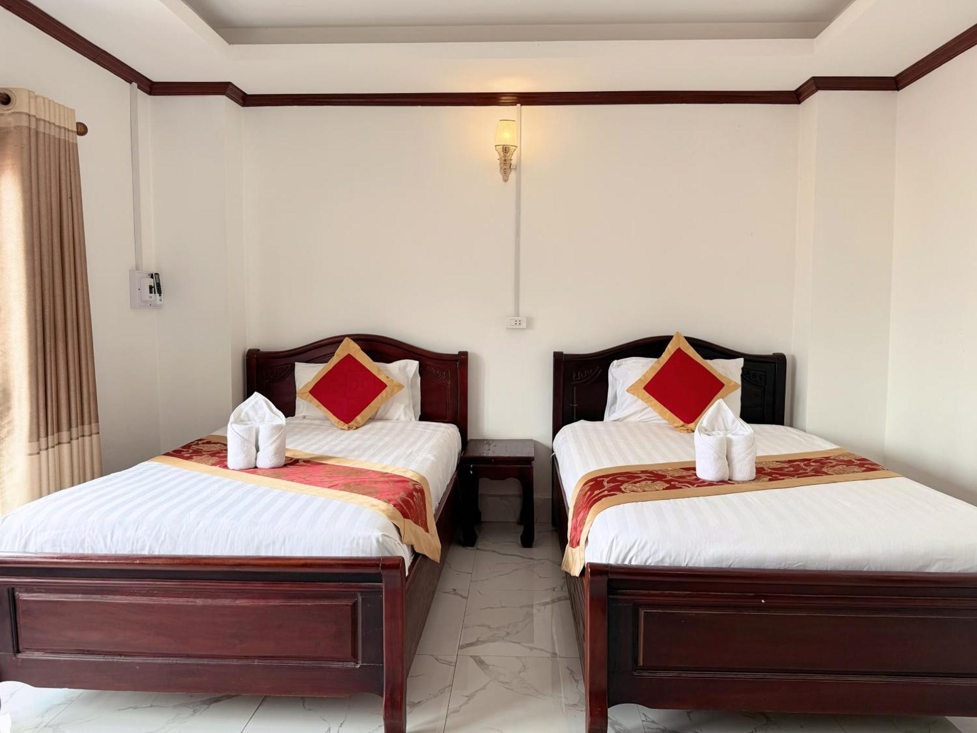 Vangvieng Sisavang Mountain View Hotel 방 비엥 외부 사진