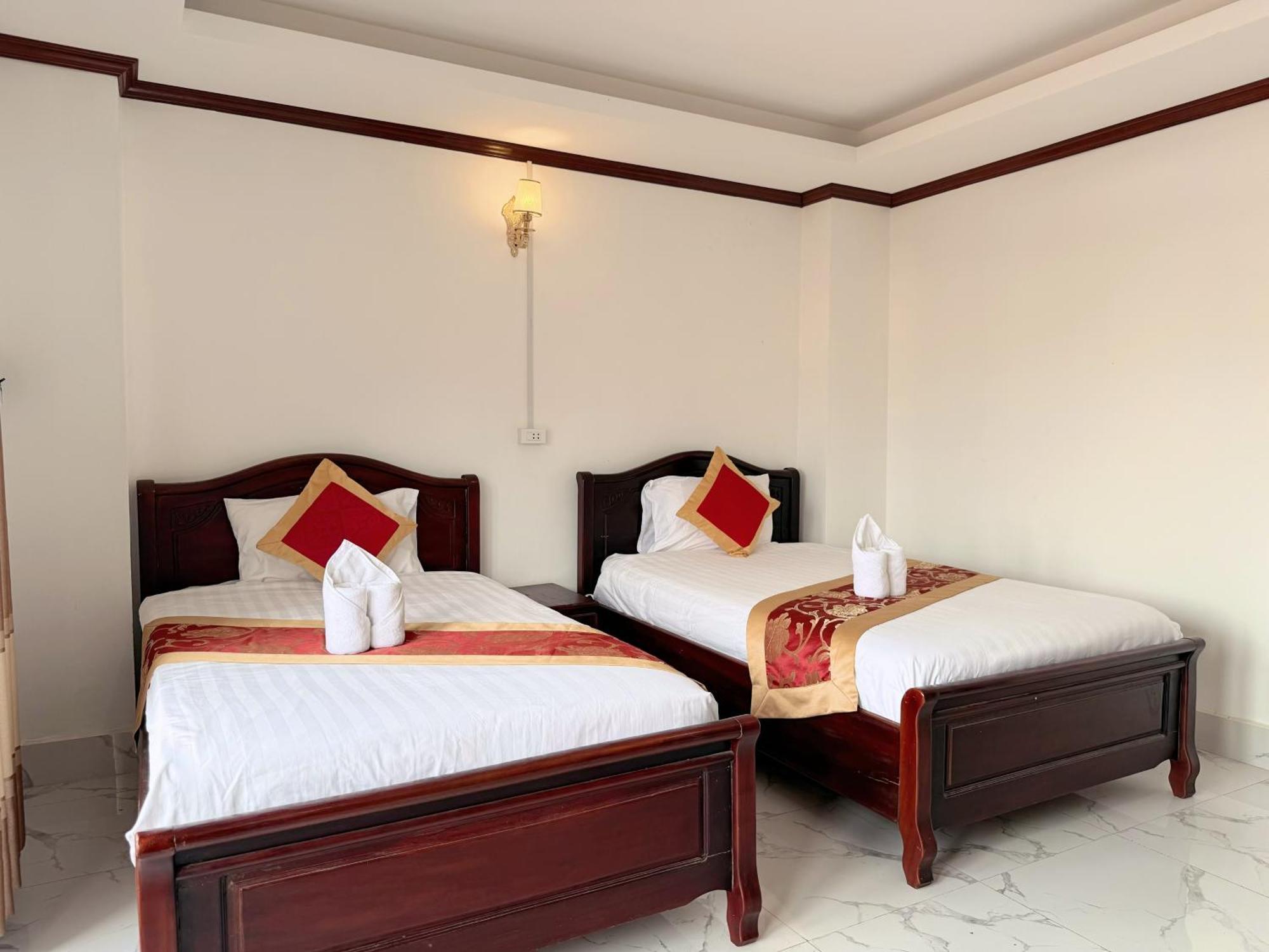 Vangvieng Sisavang Mountain View Hotel 방 비엥 외부 사진