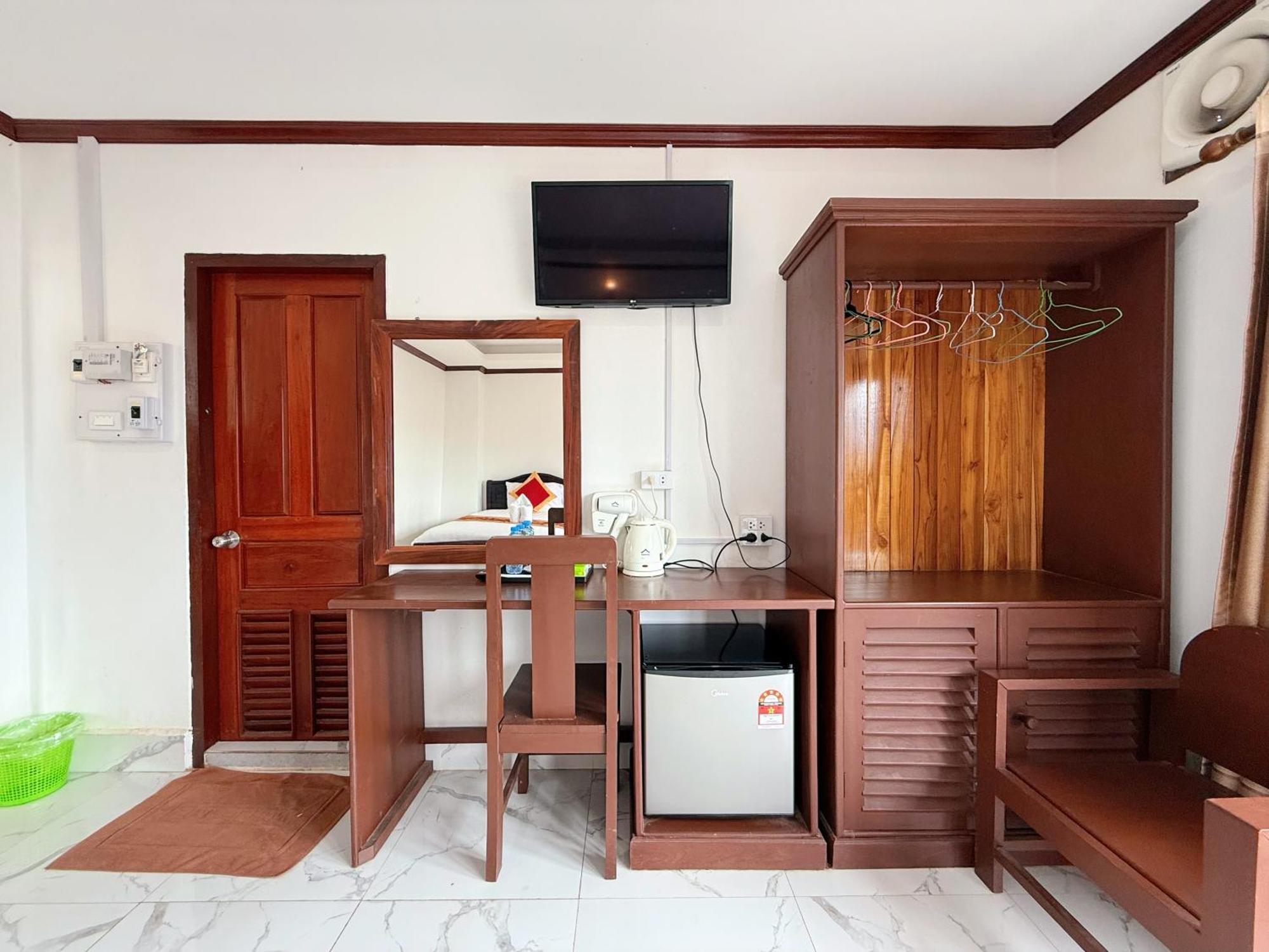 Vangvieng Sisavang Mountain View Hotel 방 비엥 외부 사진