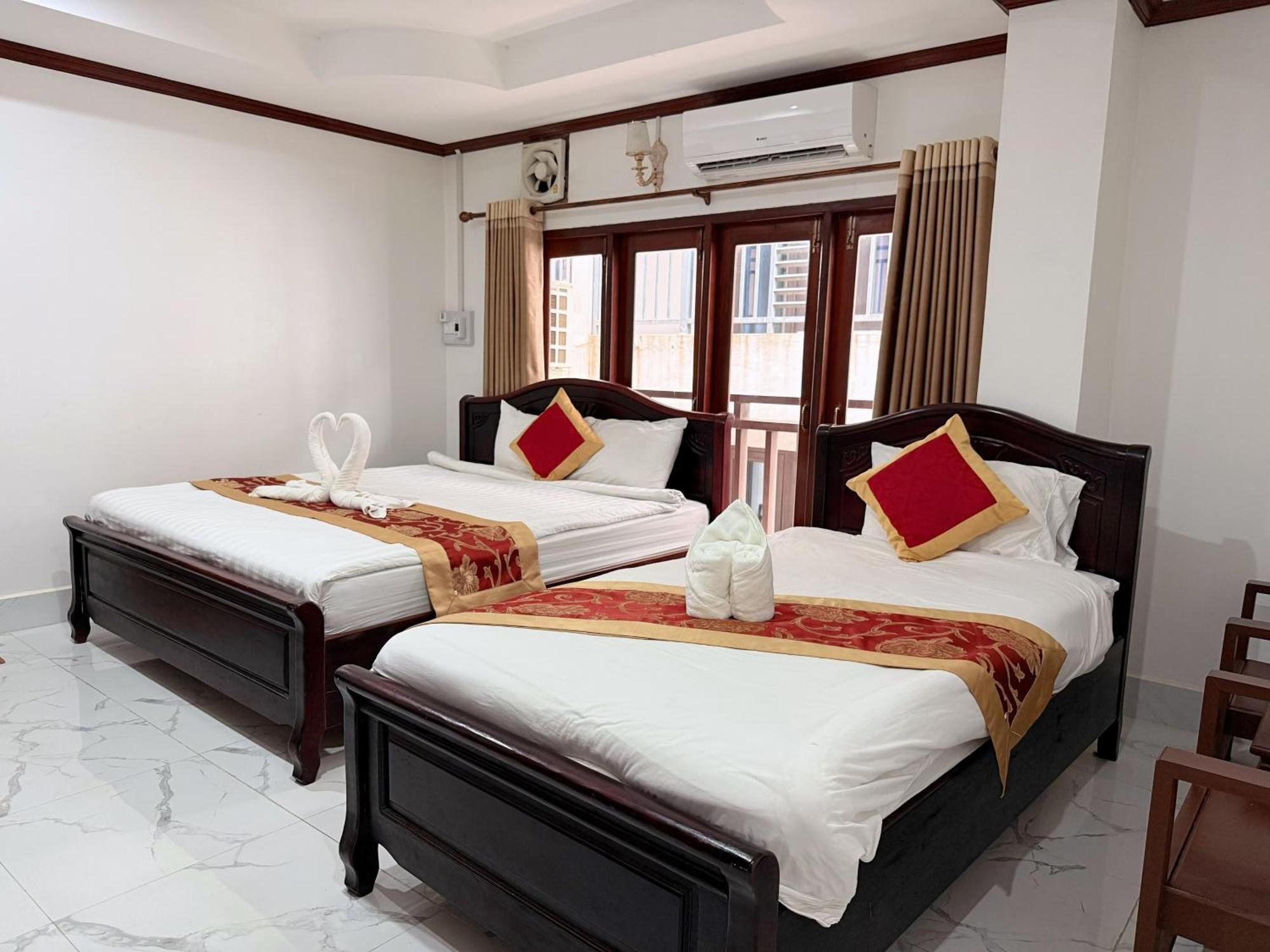 Vangvieng Sisavang Mountain View Hotel 방 비엥 외부 사진