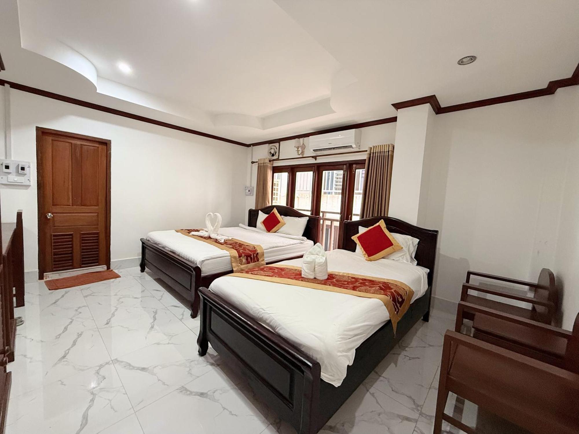 Vangvieng Sisavang Mountain View Hotel 방 비엥 외부 사진