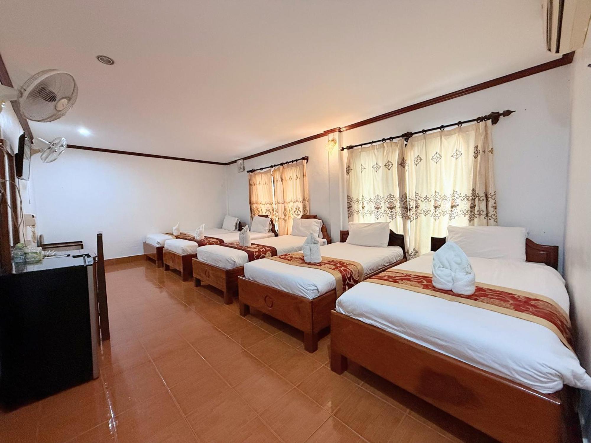 Vangvieng Sisavang Mountain View Hotel 방 비엥 외부 사진