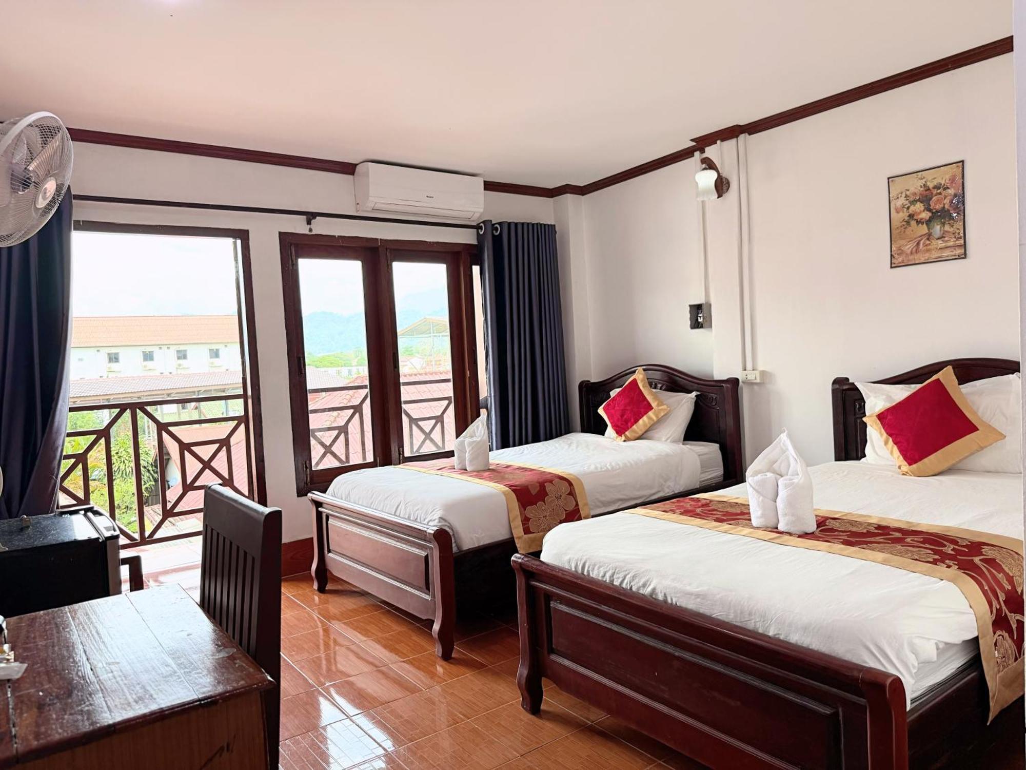 Vangvieng Sisavang Mountain View Hotel 방 비엥 외부 사진