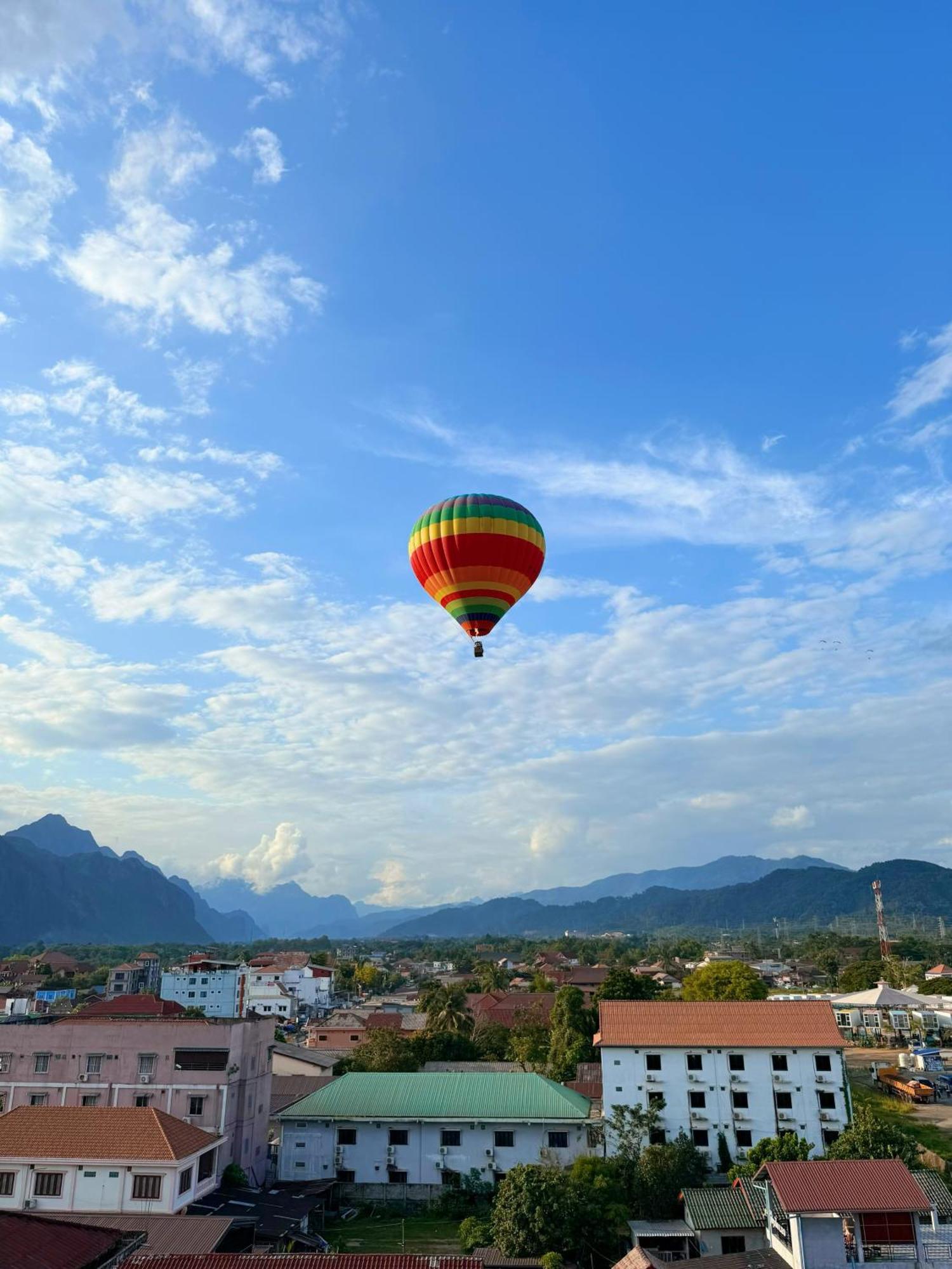 Vangvieng Sisavang Mountain View Hotel 방 비엥 외부 사진