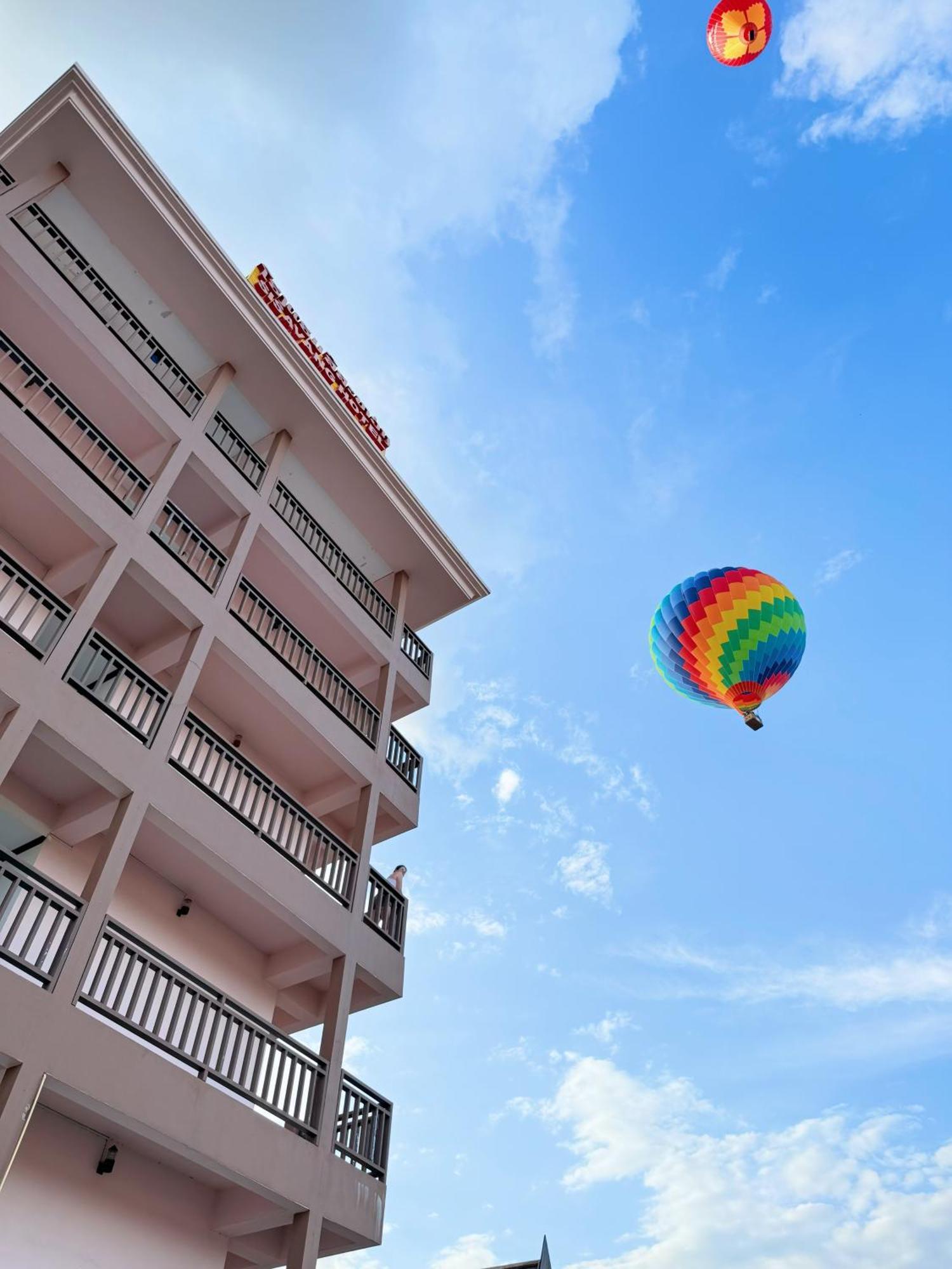 Vangvieng Sisavang Mountain View Hotel 방 비엥 외부 사진
