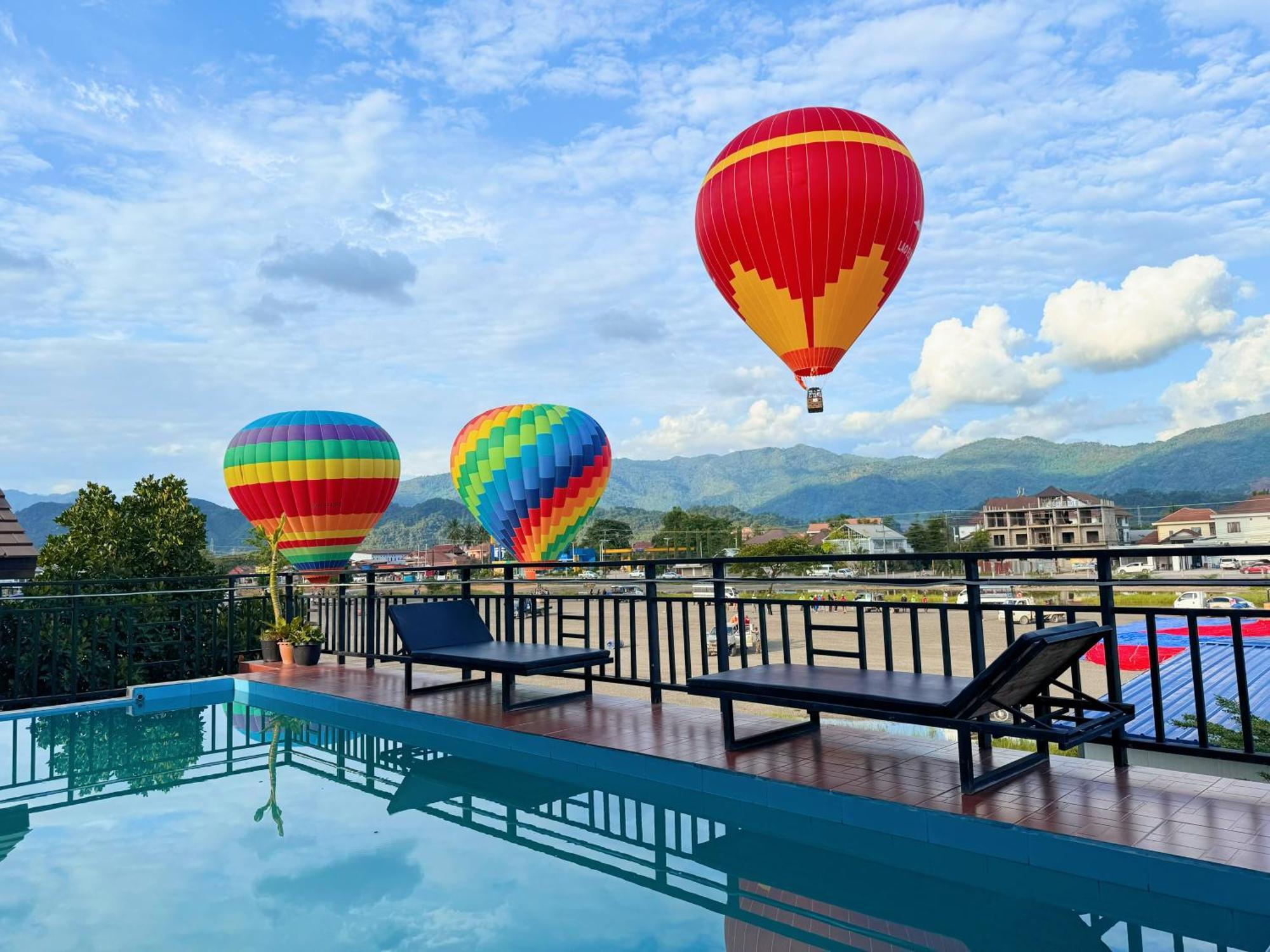 Vangvieng Sisavang Mountain View Hotel 방 비엥 외부 사진